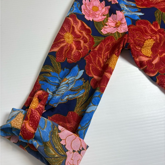 Emily Wonder Floral V-Neck MISSING Left Roll Tab Button SzM - Picture 9 of 12